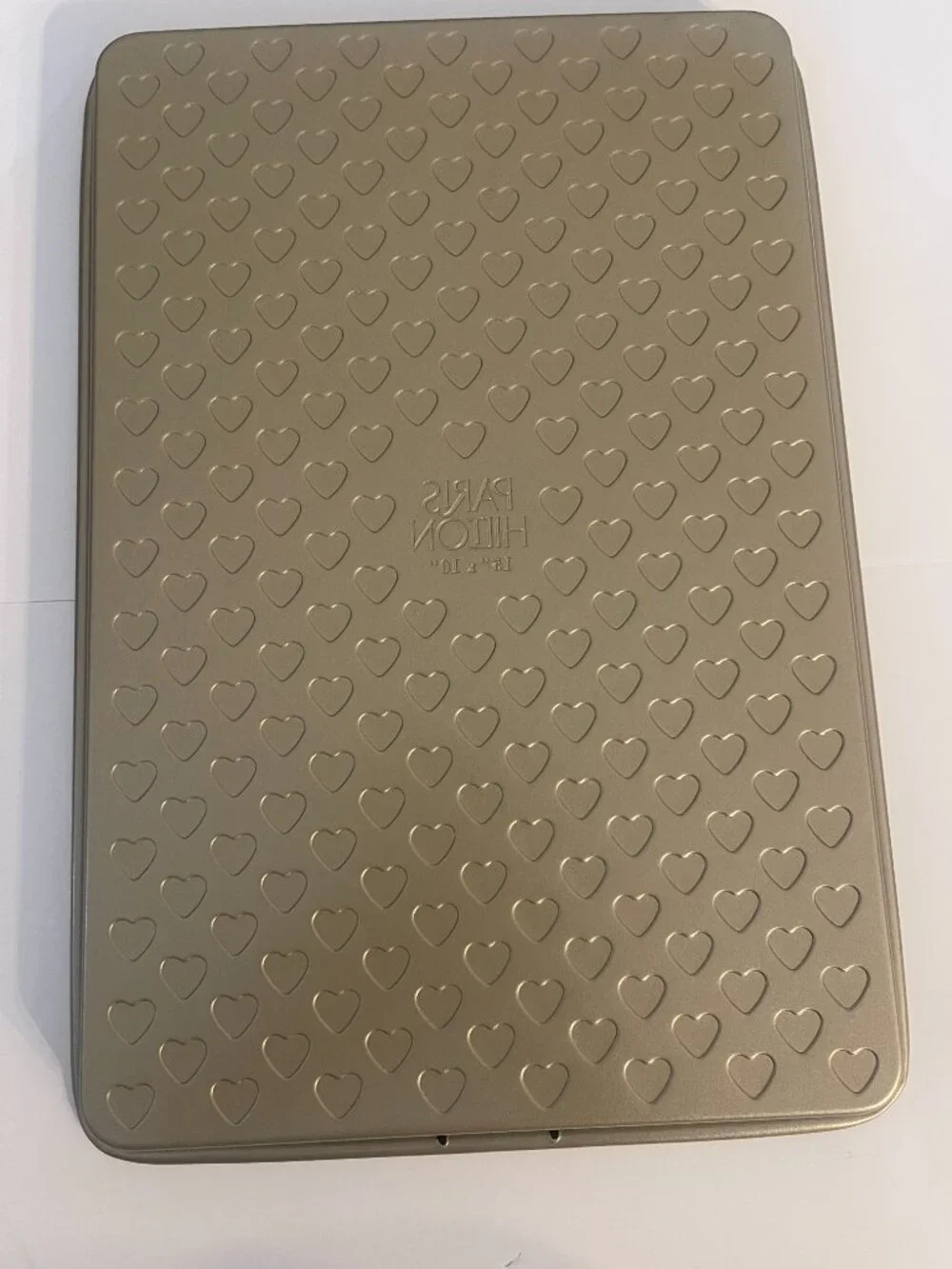 Paris Hilton 15x10 Heart Embossed Cookie Sheet Baking Pan New - Picture 2 of 3